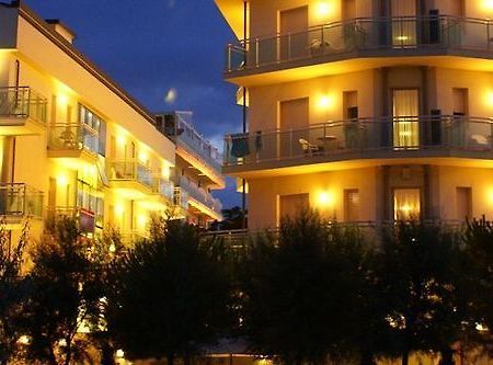 Hotel Lady Mary Milano Marittima Esterno foto