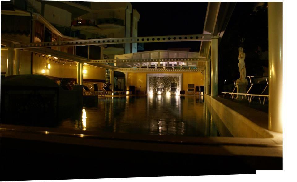 Hotel Lady Mary Milano Marittima Esterno foto