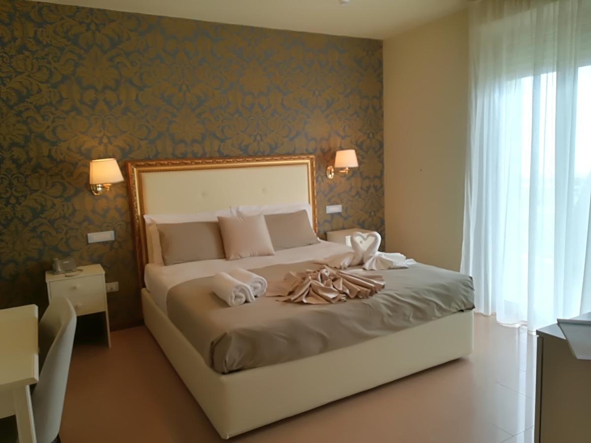 Hotel Lady Mary Milano Marittima Esterno foto