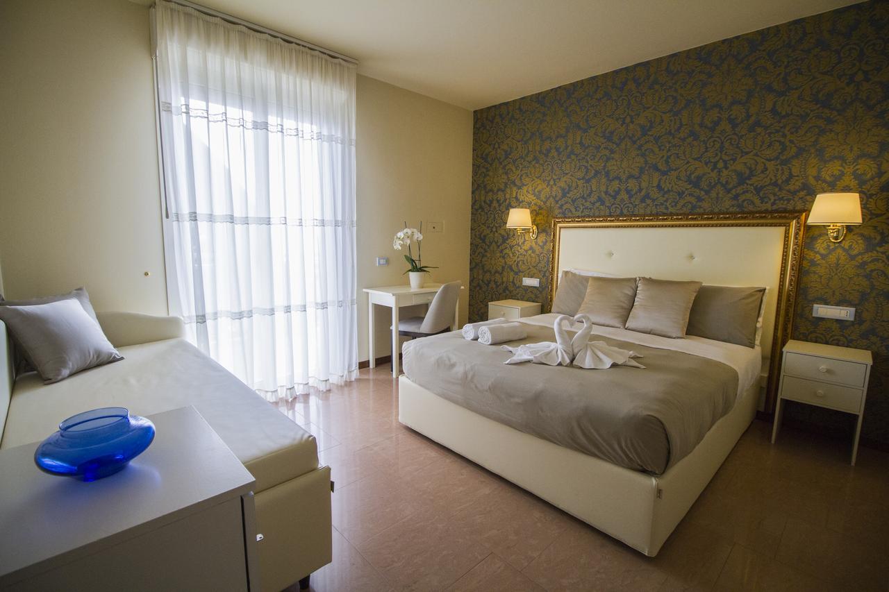 Hotel Lady Mary Milano Marittima Esterno foto
