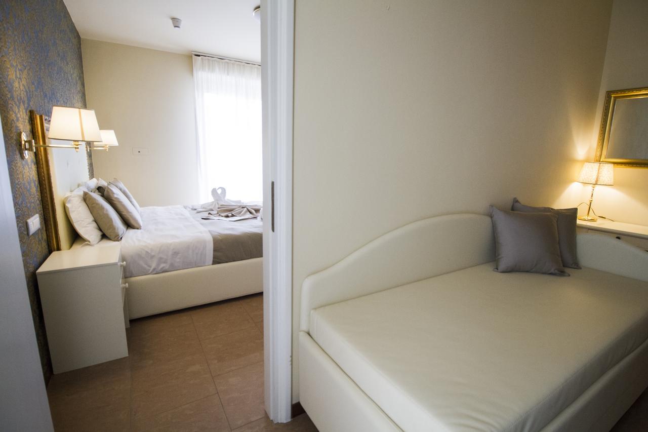 Hotel Lady Mary Milano Marittima Esterno foto