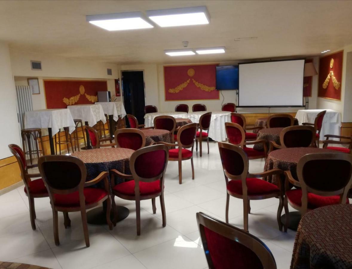 Hotel Lady Mary Milano Marittima Esterno foto